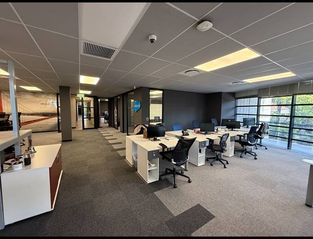 132M² OFFICE TO LET IN MELROSE ESTATE